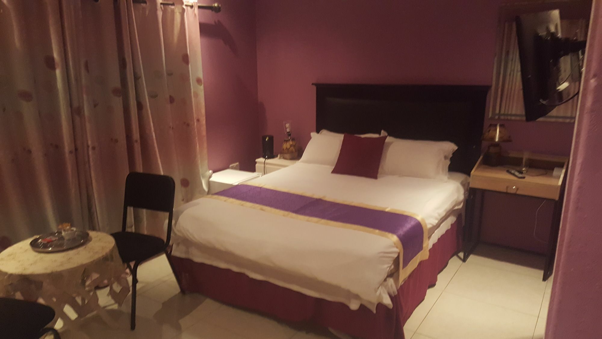 Mathlyn Guest House Francistown Bagian luar foto