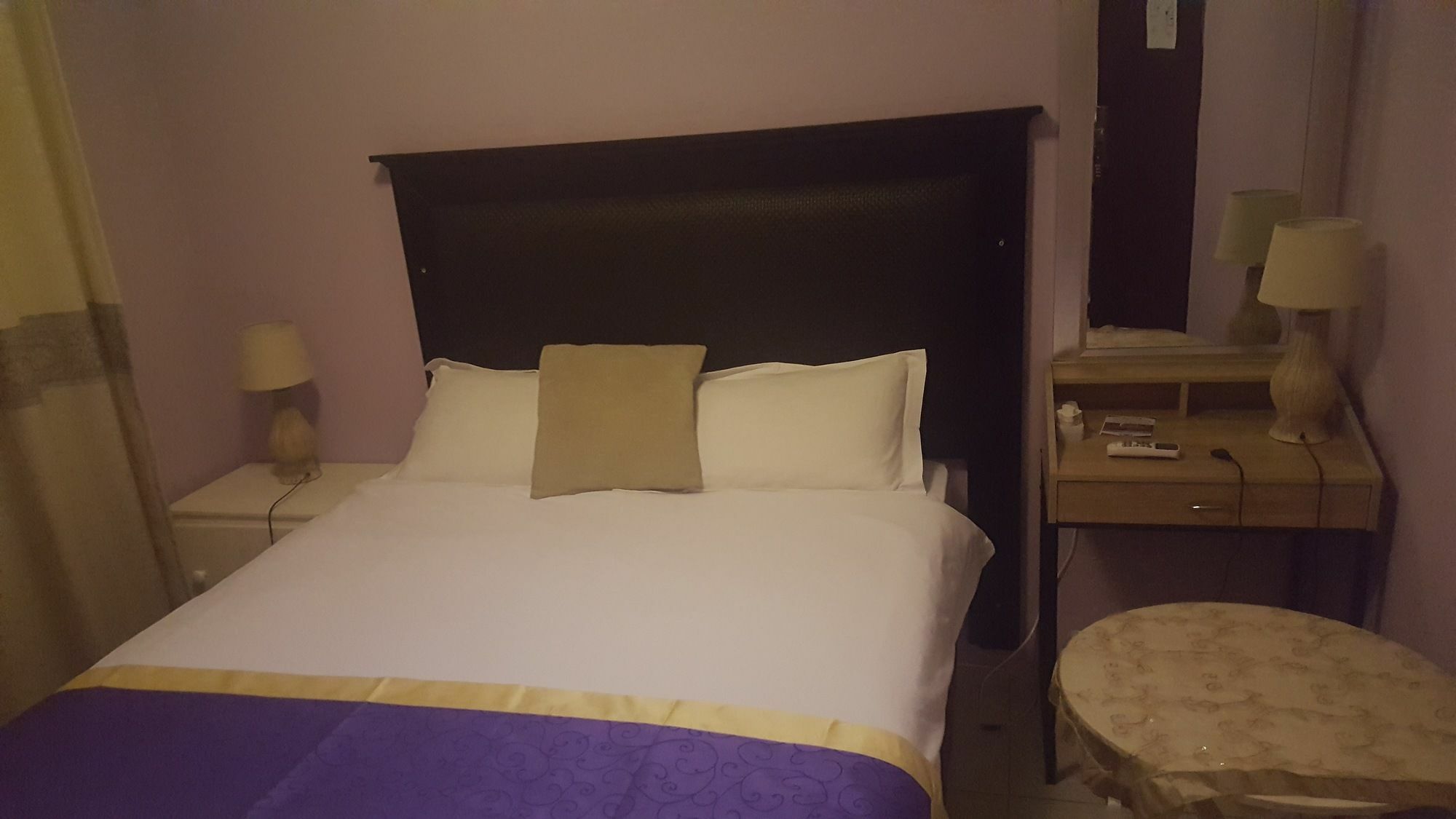 Mathlyn Guest House Francistown Bagian luar foto