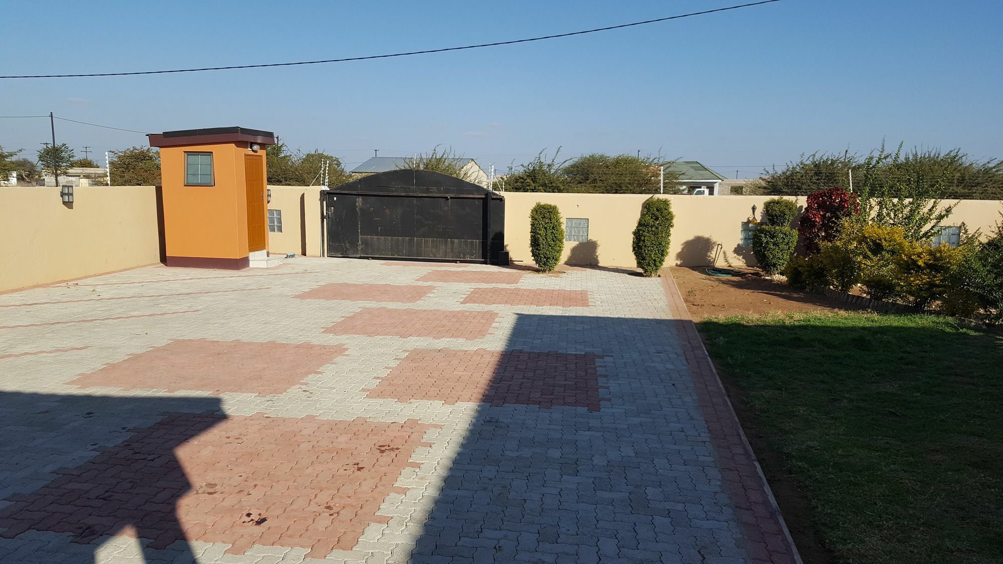 Mathlyn Guest House Francistown Bagian luar foto