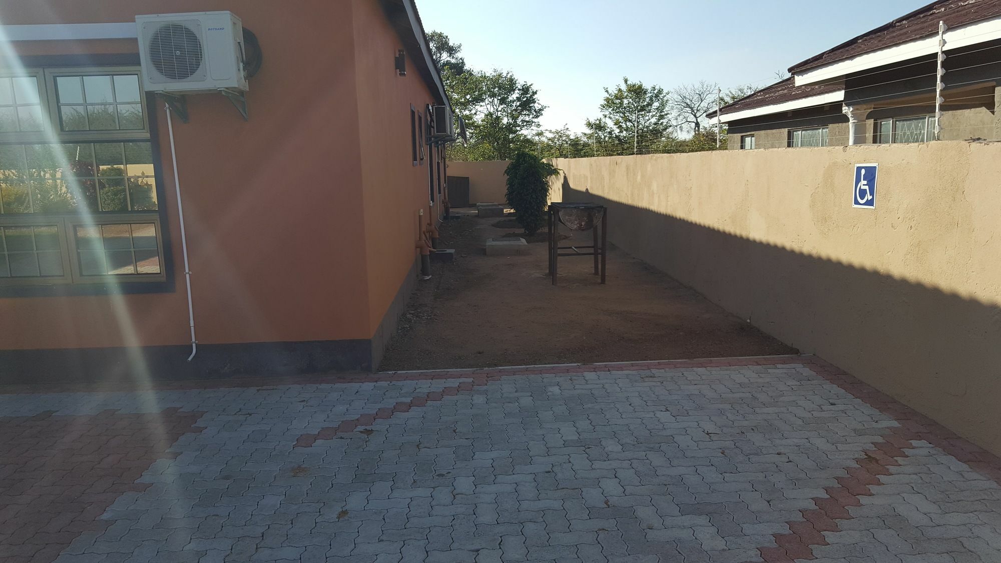 Mathlyn Guest House Francistown Bagian luar foto
