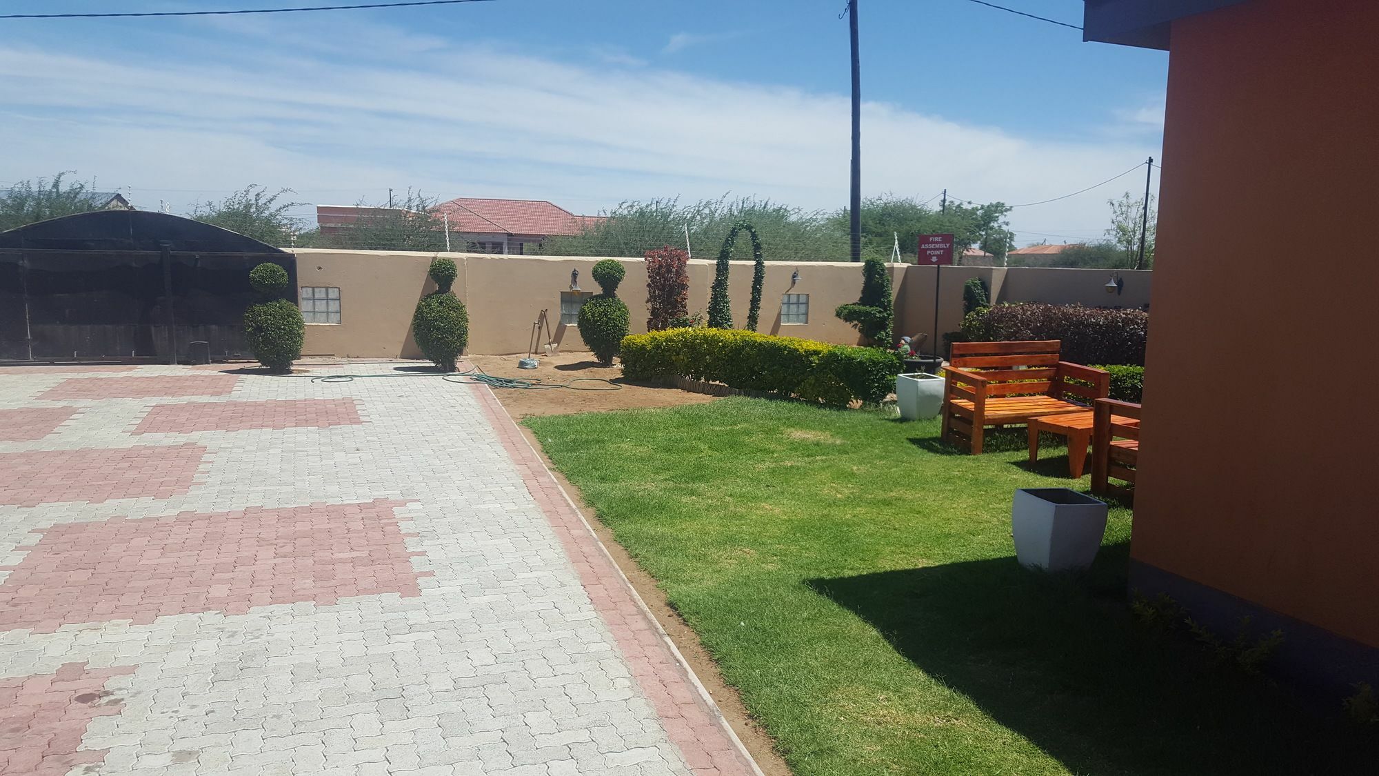 Mathlyn Guest House Francistown Bagian luar foto