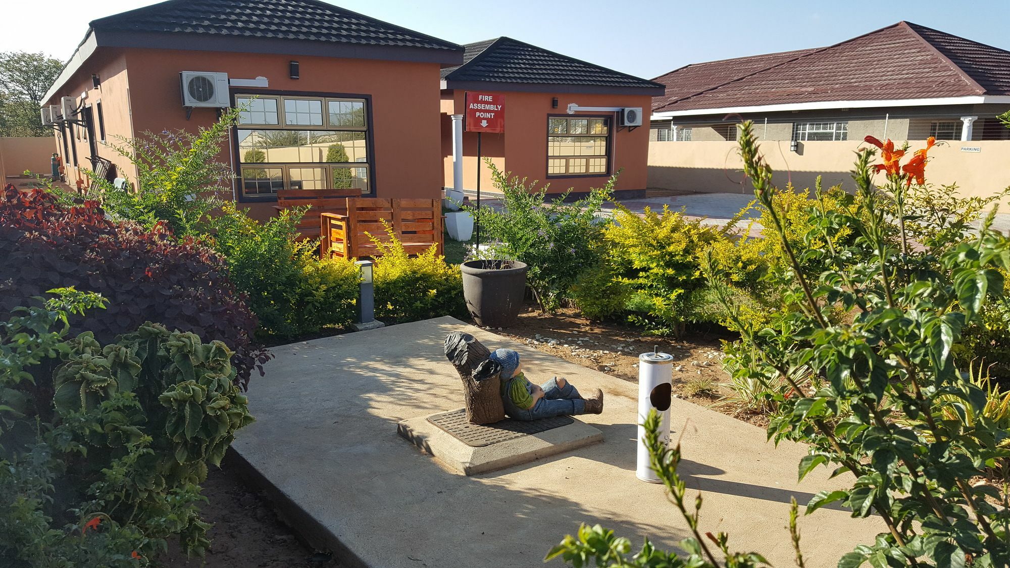 Mathlyn Guest House Francistown Bagian luar foto